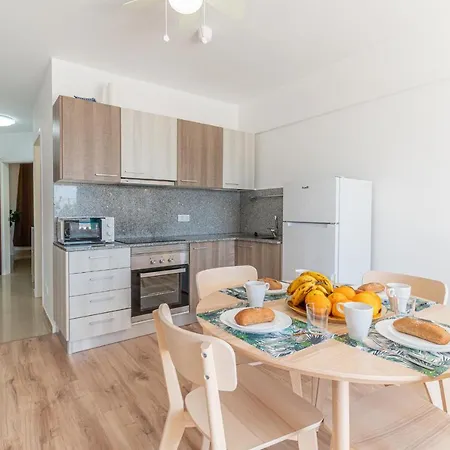 Charming Seaside And Terasse In Playa Paraiso Appartement